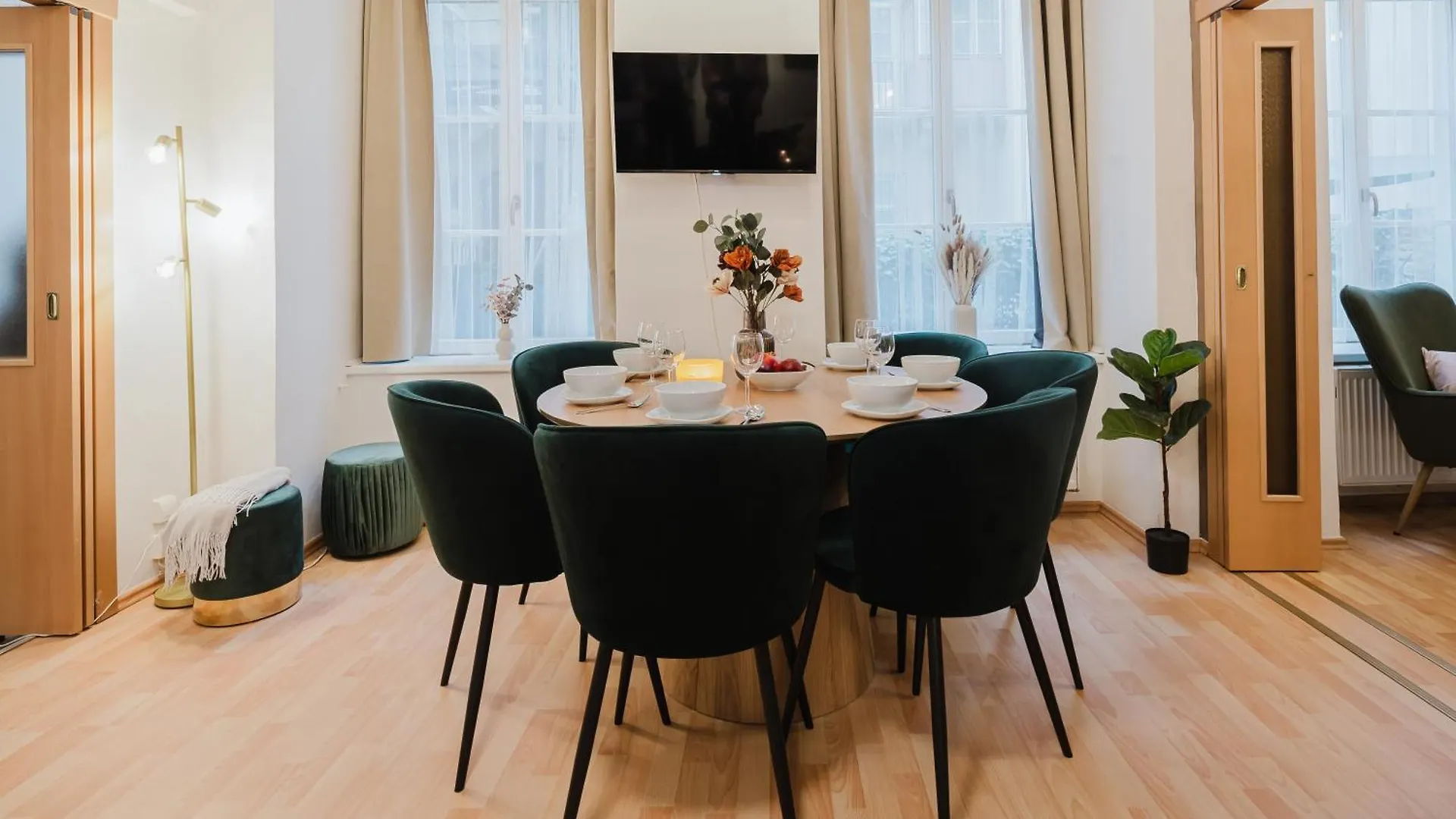 Prague Days - Loft-Style 1Bdr Apt - Workspace - Central Location Apartment
